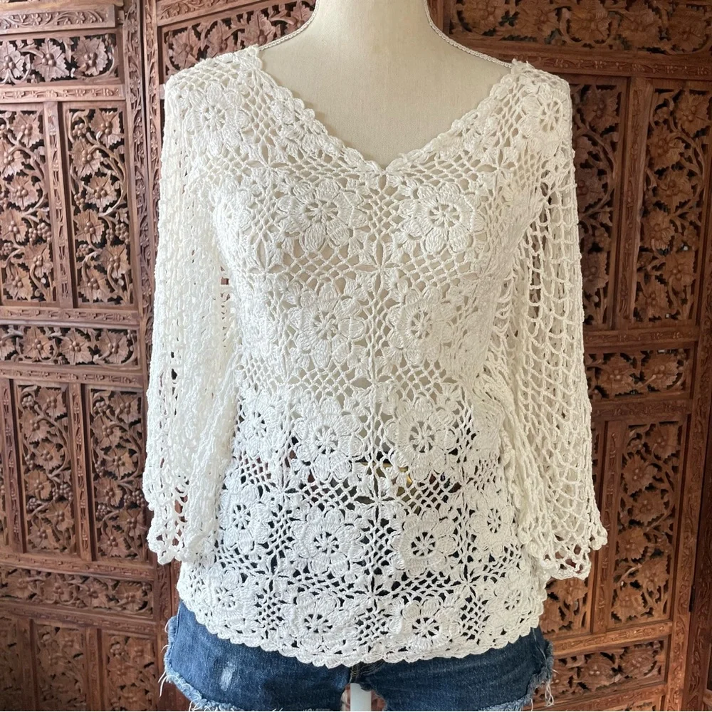 True Vintage White Boho Crochet Bell Angel Sleeve Top - Picture 2 of 10